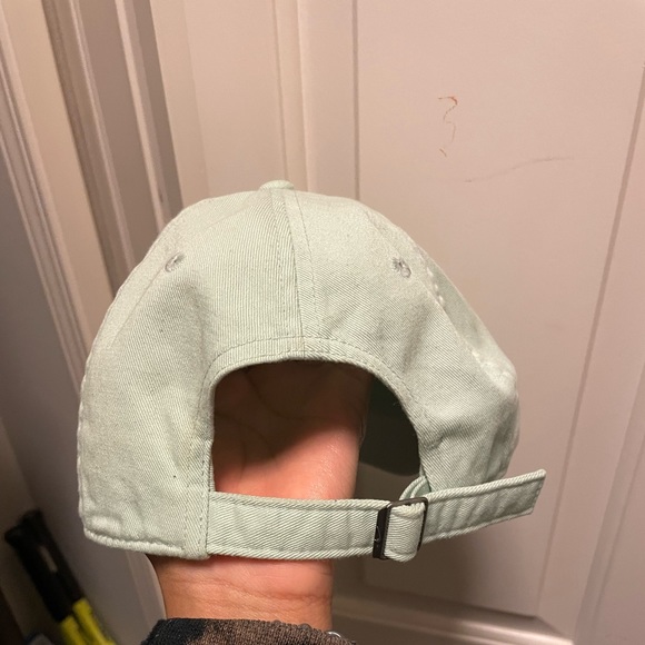 Nike hat - Picture 3 of 3